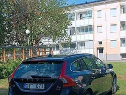 Blå Begagnad 2013 Volvo V60 Momentum Kombi | 120 000 kr (Marknadspris)