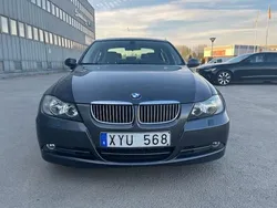 Grå Begagnad 2005 BMW 330 Sedan | 69 900 kr (Marknadspris)