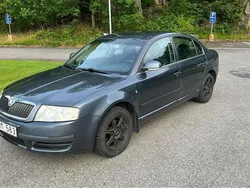 Grå Begagnad 2007 Skoda Superb Sedan | 26 500 kr