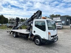 Flerfärgad Begagnad 2007 Nissan Cabstar Pickup | 199 000 kr