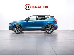 Blå Begagnad 2020 Volvo XC40 R-Design SUV | 369 700 kr (Marknadspris)