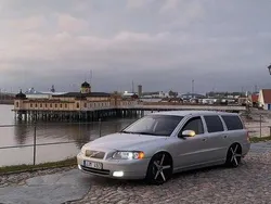 Grå Begagnad 2007 Volvo V70 Momentum Kombi | 24 000 kr (Lite dyr)