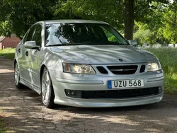 Ljusgrå Begagnad 2004 Saab 9-3 Aero Sedan | 49 900 kr (Marknadspris)