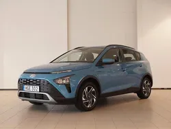 Blå Begagnad 2023 Hyundai Bayon Essential SUV | 179 900 kr (Marknadspris)