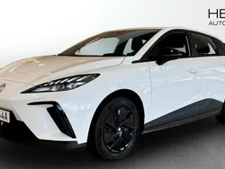 Vit (white) Begagnad 2023 MG MG4 EV Halvkombi | 259 900 kr (Marknadspris)