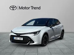 Grå Begagnad 2021 Toyota Corolla Hybrid Sport Halvkombi | 239 900 kr (Bra pris)