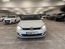 Vit Begagnad 2015 VW Golf VII Halvkombi | 89 900 kr (Marknadspris)