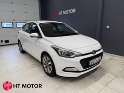 Vit Begagnad 2015 Hyundai i20 Halvkombi | 94 600 kr (Dyr)