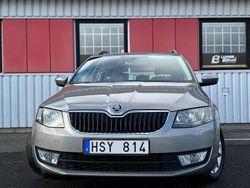 Ljusbrun (brun) Begagnad 2013 Skoda Octavia Ambition Kombi | 79 900 kr (Marknadspris)