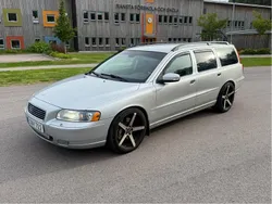 Grå Begagnad 2008 Volvo V70 Momentum Kombi | 29 900 kr (Marknadspris)