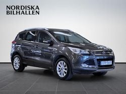Grå Begagnad 2016 Ford Kuga Titanium SUV | 109 795 kr (Marknadspris)