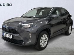Mörkgrå Begagnad 2024 Toyota Yaris Cross Active SUV | 274 900 kr (Marknadspris)