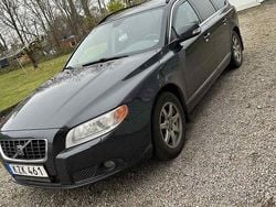 Grå Begagnad 2011 Volvo V70 Momentum Kombi | 69 000 kr (Marknadspris)