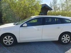 Vit Begagnad 2014 Volvo V60 Kinetic Kombi | 129 000 kr (Bra pris)