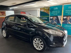 Svart Begagnad 2015 Ford Fiesta Titanium Halvkombi | 79 900 kr (Marknadspris)
