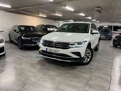 Vit Begagnad 2022 VW Tiguan Elegance SUV | 325 000 kr (Marknadspris)