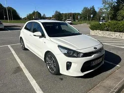Vit Begagnad 2017 Kia Rio Halvkombi | 112 000 kr (Bra pris)