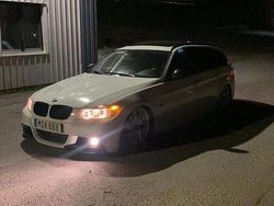 Vit Begagnad 2012 BMW 320 M Sport Kombi | 135 000 kr