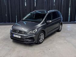 Mörkgrå (grå) Begagnad 2019 VW Touran Minibuss | 279 900 kr (Marknadspris)