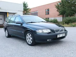 Mörkgrå (grå) Begagnad 2002 Volvo V70 Kombi | 39 700 kr (Lite dyr)
