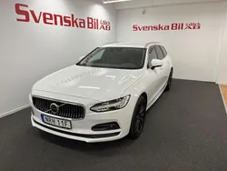 Vit Begagnad 2021 Volvo V90 Momentum Kombi | 289 000 kr (Marknadspris)