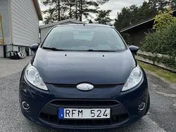 Blå Begagnad 2010 Ford Fiesta Titanium Halvkombi | 39 900 kr (Marknadspris)
