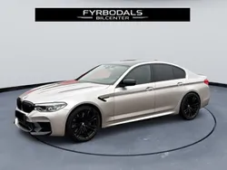 Grå Begagnad 2018 BMW M5 M Performance Sedan | 739 000 kr (Marknadspris)