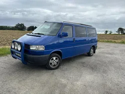Blå Begagnad 2001 VW Caravelle Minibuss | 49 000 kr (Marknadspris)