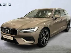 Grå Begagnad 2022 Volvo V60 Kombi | 369 900 kr (Bra pris)