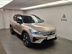 Ljusgrå Begagnad 2023 Volvo XC40 Core SUV | 409 000 kr