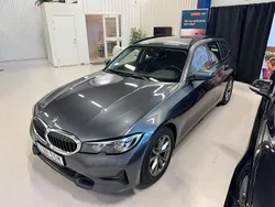 Grå Begagnad 2019 BMW 320 Sport Line Kombi | 234 900 kr (Marknadspris)