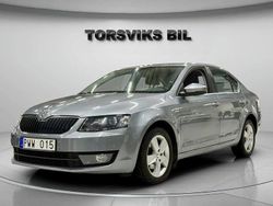 Mörkgrå Begagnad 2013 Skoda Octavia Elegance Halvkombi | 84 900 kr (Marknadspris)