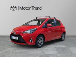 Röd Begagnad 2018 Toyota Yaris Active Halvkombi | 134 900 kr (Marknadspris)