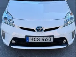 Vit Begagnad 2015 Toyota Prius Halvkombi | 130 000 kr (Marknadspris)