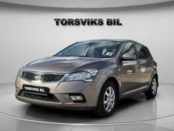 Ljusbrun Begagnad 2010 Kia Ceed EX Halvkombi | 79 900 kr (Marknadspris)