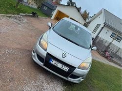 Silver Begagnad 2011 Renault Scénic III Minibuss | 45 000 kr (Marknadspris)