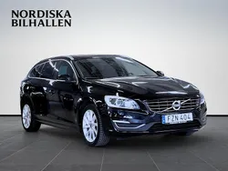 Svart Begagnad 2016 Volvo V60 Summum Kombi | 134 795 kr (Marknadspris)