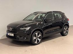 Svart Begagnad 2022 Volvo XC40 Plus SUV | 354 500 kr