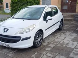 Vit Begagnad 2009 Peugeot 207 Halvkombi | 29 000 kr (Marknadspris)