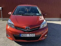 Röd Begagnad 2013 Toyota Yaris Multidrive S Halvkombi | 85 000 kr (Marknadspris)
