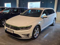 Vit Begagnad 2016 VW Passat Executive Kombi | 159 800 kr (Marknadspris)