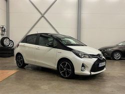 Vit Begagnad 2015 Toyota Yaris Hybrid Active Halvkombi | 114 900 kr (Lite dyr)