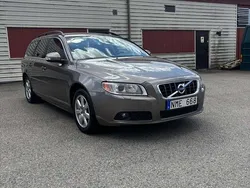 Grå Begagnad 2011 Volvo V70 Momentum Kombi | 104 900 kr (Marknadspris)