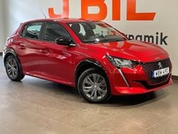 Röd Begagnad 2022 Peugeot e-208 Active Halvkombi | 179 900 kr (Marknadspris)