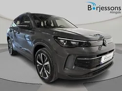 Mörkgrå (grå) Ny 2025 VW Tiguan Life SUV | 529 900 kr (Marknadspris)