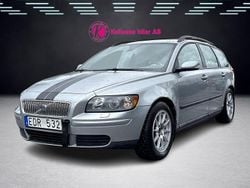 Silver Begagnad 2005 Volvo V50 Kombi | 36 900 kr (Marknadspris)