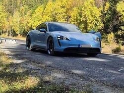 Blå Begagnad 2021 Porsche Taycan 4S Sedan | 699 000 kr (Marknadspris)