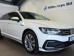 Vit Begagnad 2020 VW Passat GTE Kombi | 219 900 kr (Marknadspris)