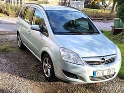 Grå Begagnad 2009 Opel Zafira Minibuss | 14 000 kr (Superpris)