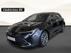 Svart Begagnad 2024 Toyota Corolla Hybrid Style Halvkombi | 349 000 kr (Dyr)